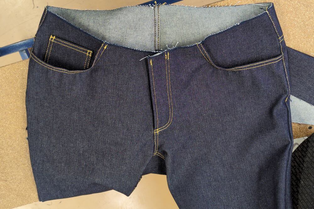 Looks nearly like a jeans