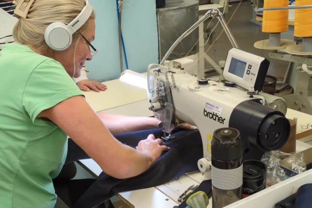 Joining of both front legs